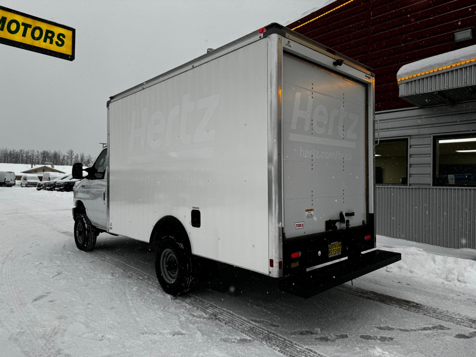 2022 White /Gray Ford Econoline (1FDWE3FK8ND) with an 7.3L V8 Gasoline engine, located at 1960 Industrial Drive, Wasilla, 99654, (907) 376-5555, 61.573475, -149.400146 - Photo #2